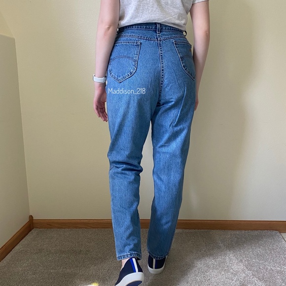 CHIC Vintage High Rise Mom Jeans Tapered Leg 30” waist - Picture 3 of 10
